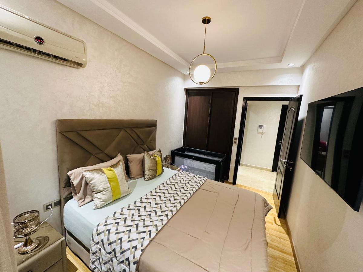 Luxury Downtown Apartment Of 80M2 In Front Of Hassan 2 Mosque And Sea From Family , Pour Famille , Interdit Couples Araabic Non Marie, Forbidden Unmarried Araabic Couples Basement Car Park Casablanca Buitenkant foto