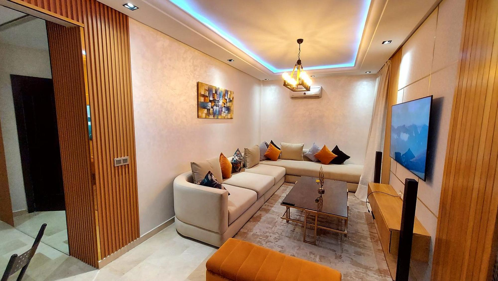 Luxury Downtown Apartment Of 80M2 In Front Of Hassan 2 Mosque And Sea From Family , Pour Famille , Interdit Couples Araabic Non Marie, Forbidden Unmarried Araabic Couples Basement Car Park Casablanca Buitenkant foto