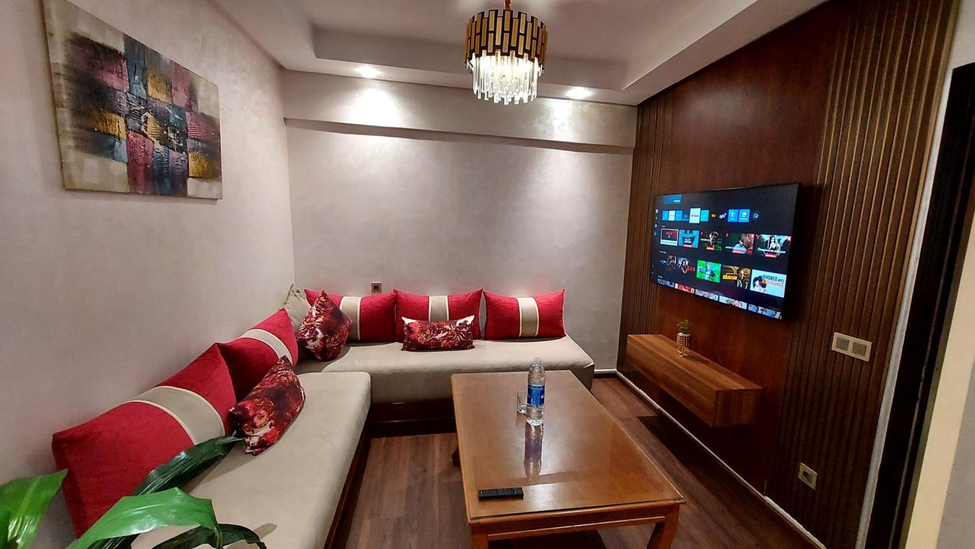 Luxury Downtown Apartment Of 80M2 In Front Of Hassan 2 Mosque And Sea From Family , Pour Famille , Interdit Couples Araabic Non Marie, Forbidden Unmarried Araabic Couples Basement Car Park Casablanca Buitenkant foto