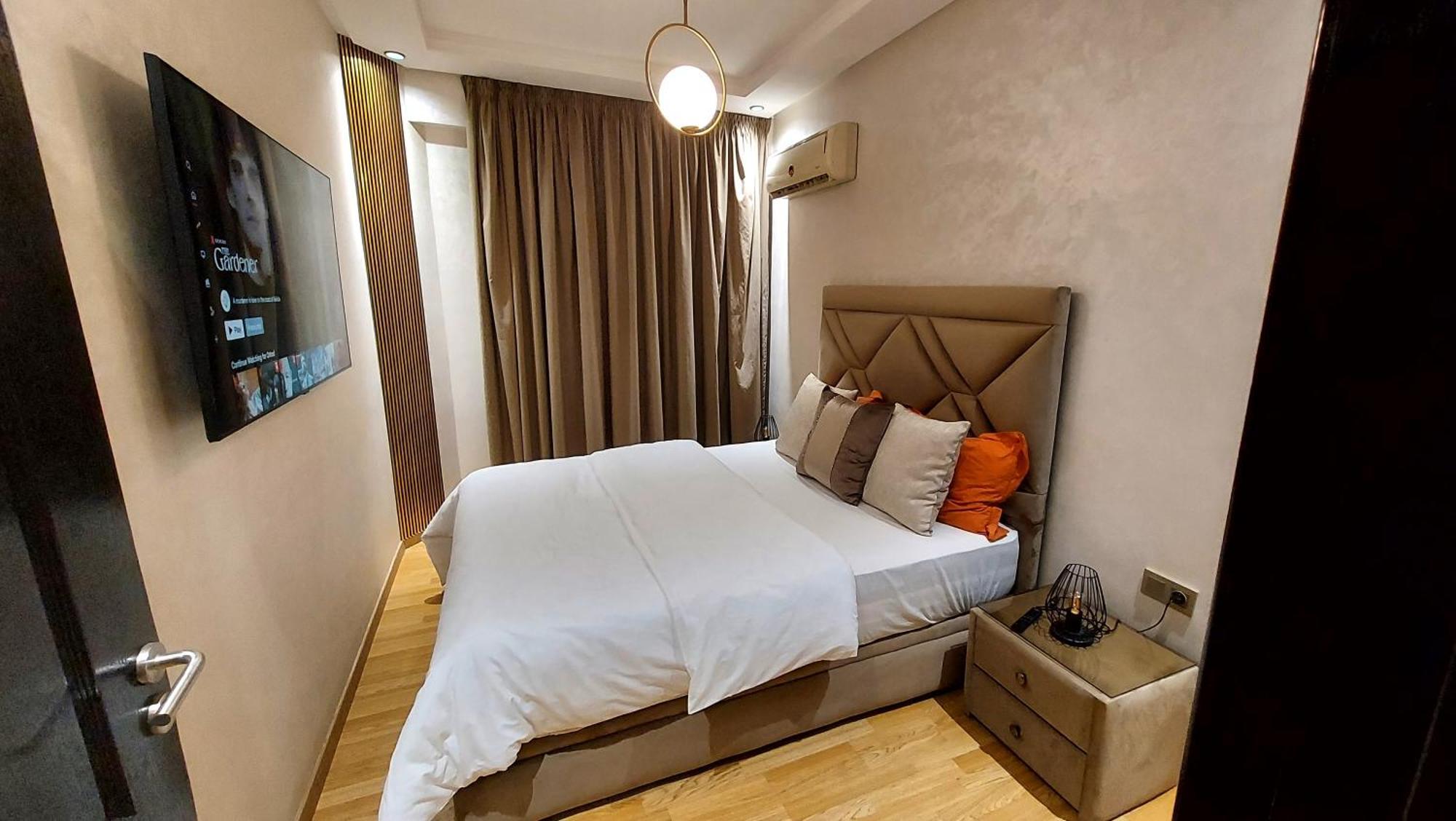 Luxury Downtown Apartment Of 80M2 In Front Of Hassan 2 Mosque And Sea From Family , Pour Famille , Interdit Couples Araabic Non Marie, Forbidden Unmarried Araabic Couples Basement Car Park Casablanca Buitenkant foto